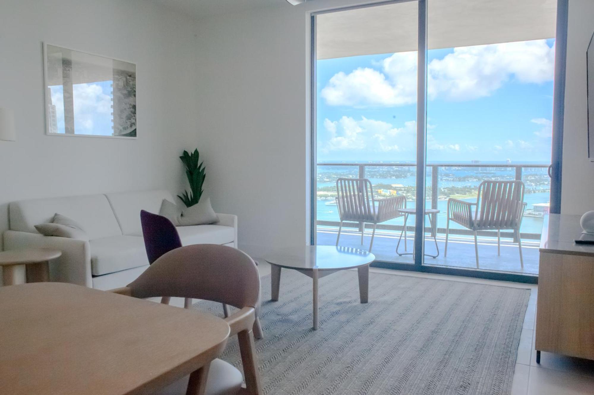 Apartment Luxurious Downtown Escape Miami