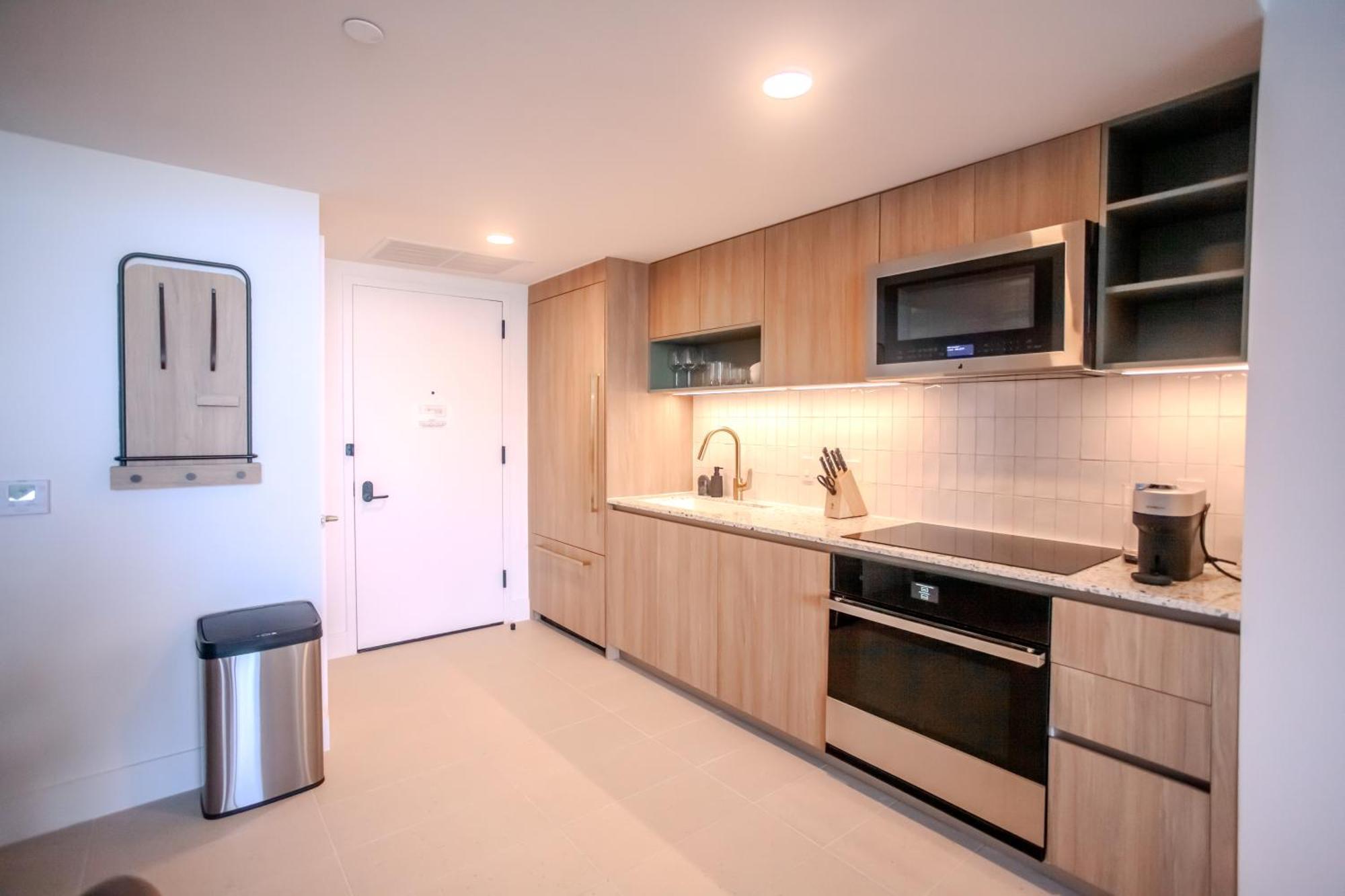 Luxurious Downtown Escape Apartment