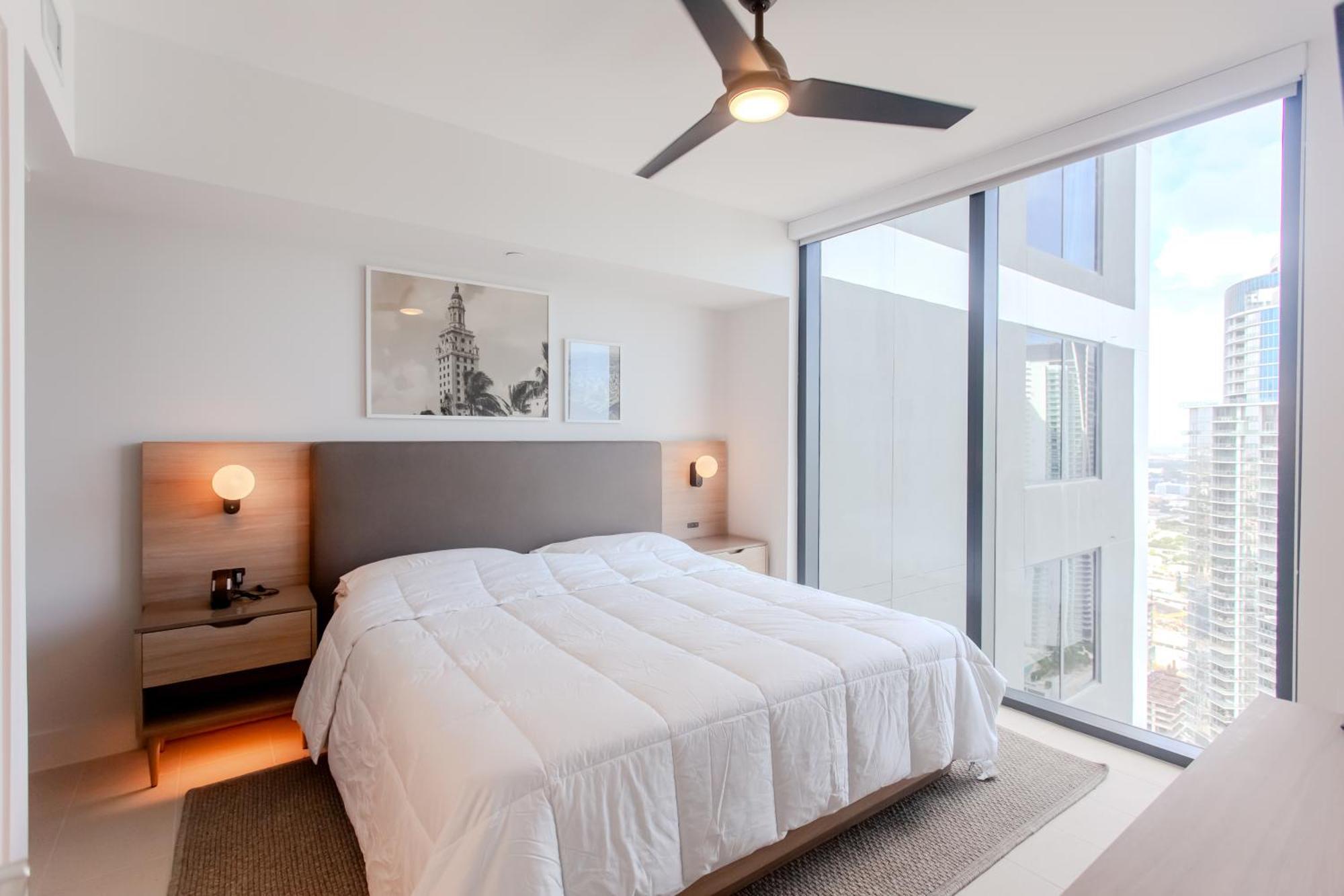 Luxurious Downtown Escape *