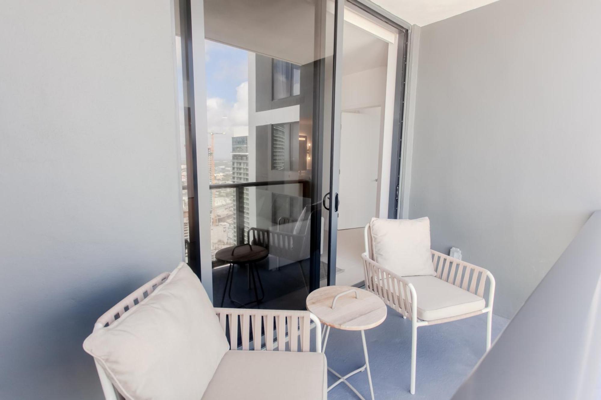 Apartment Luxurious Downtown Escape *