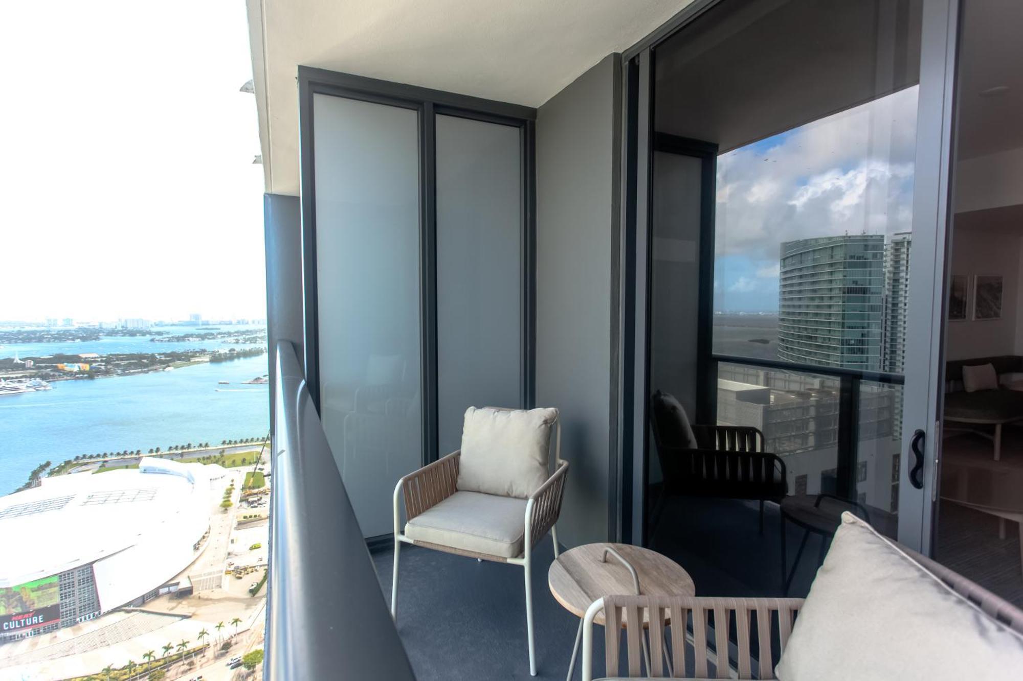 Luxurious Downtown Escape *