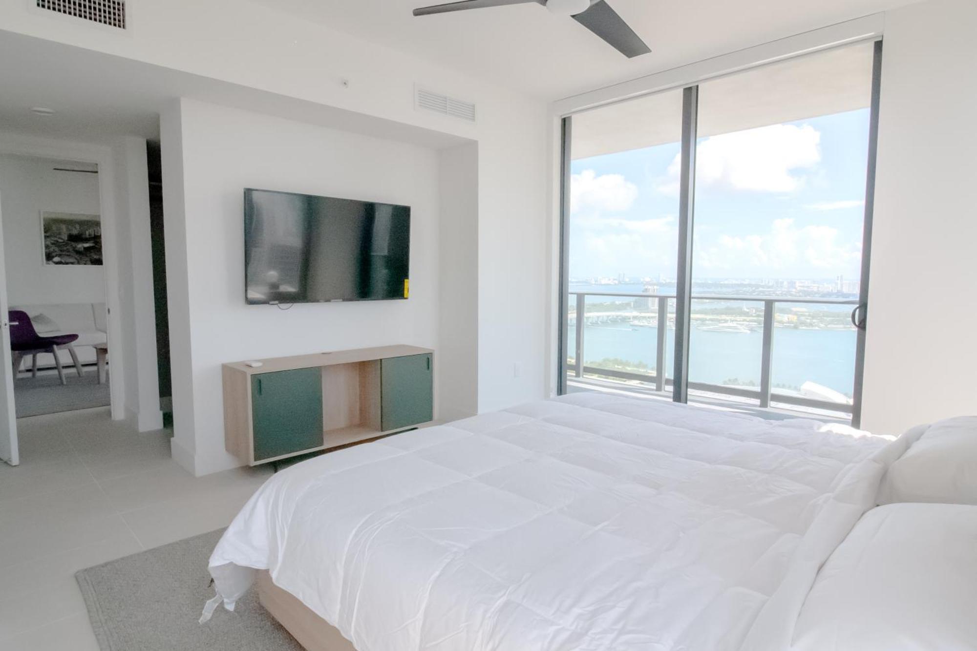 Luxurious Downtown Escape *