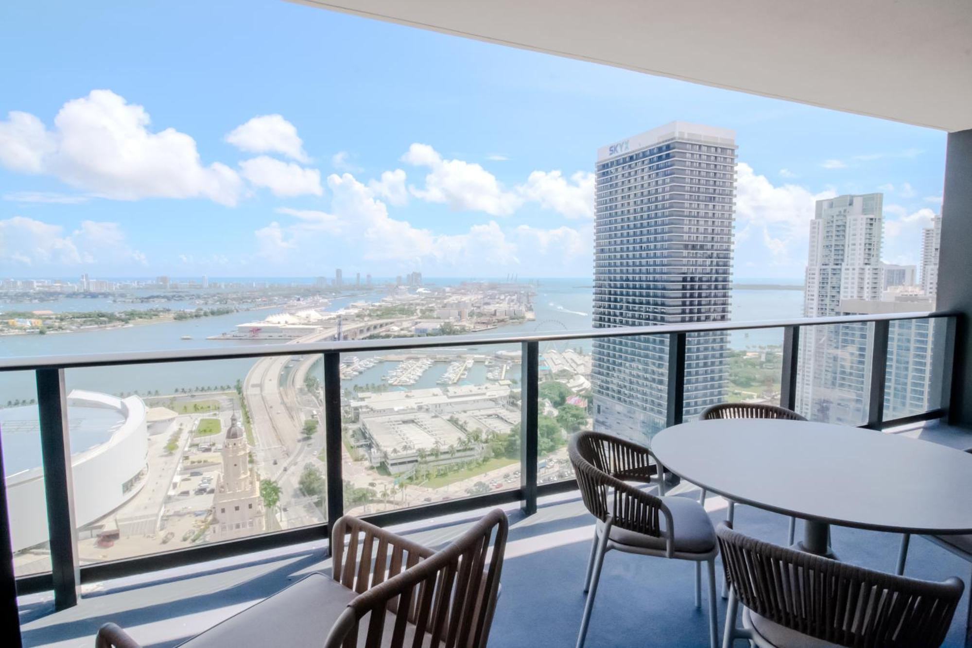 Luxurious Downtown Escape * Miami