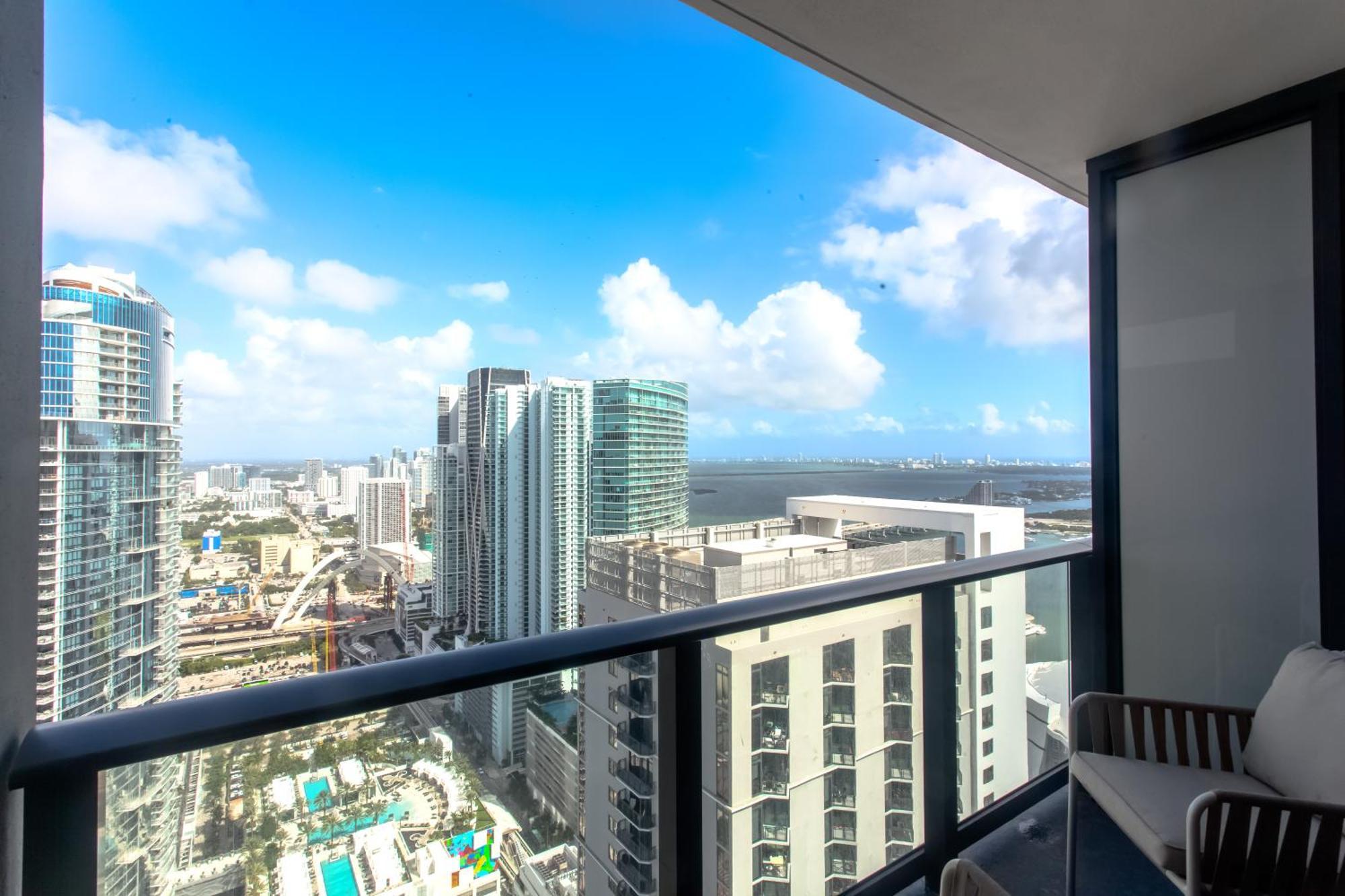 Luxurious Downtown Escape Apartment