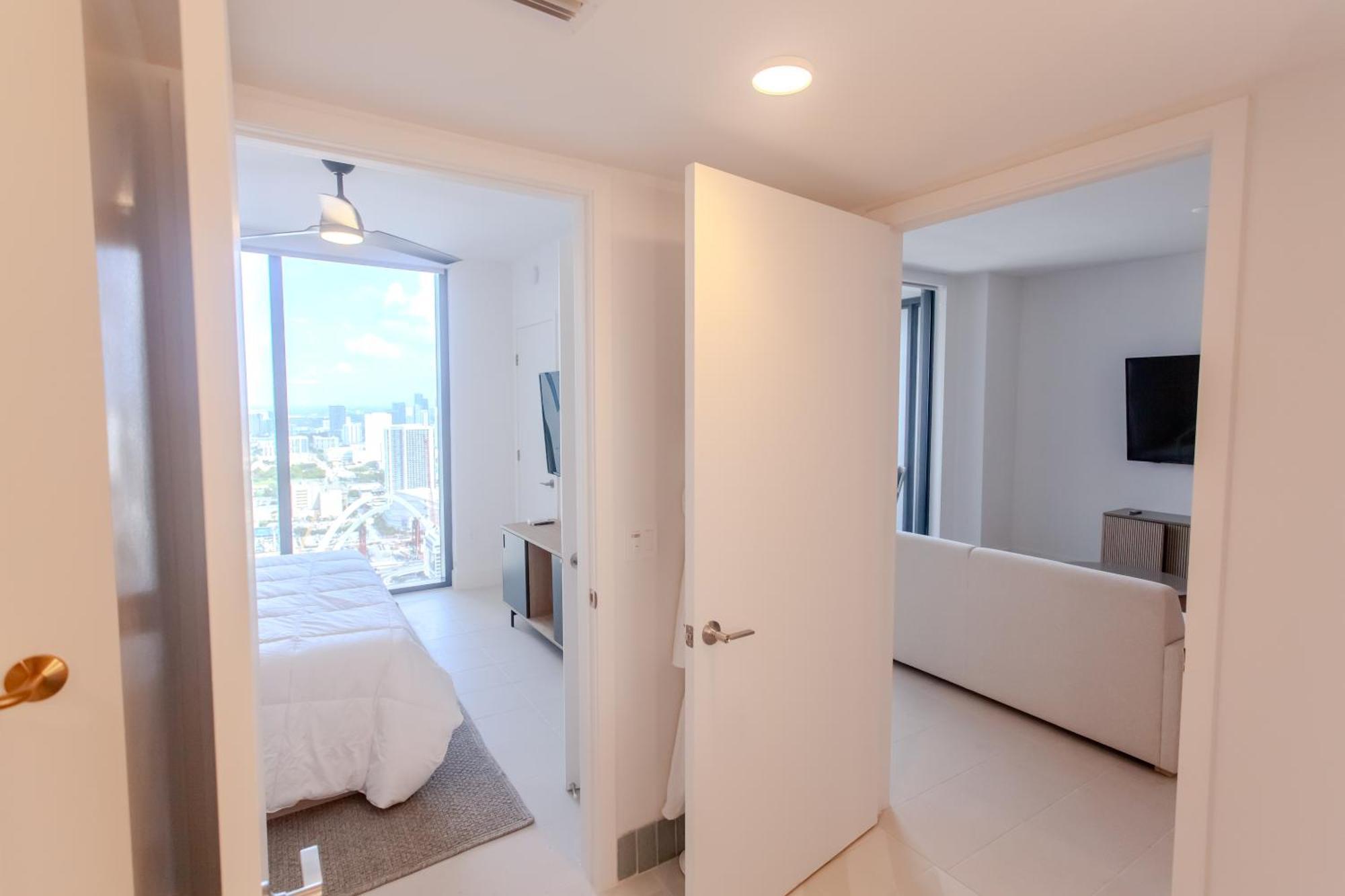Apartment Luxurious Downtown Escape